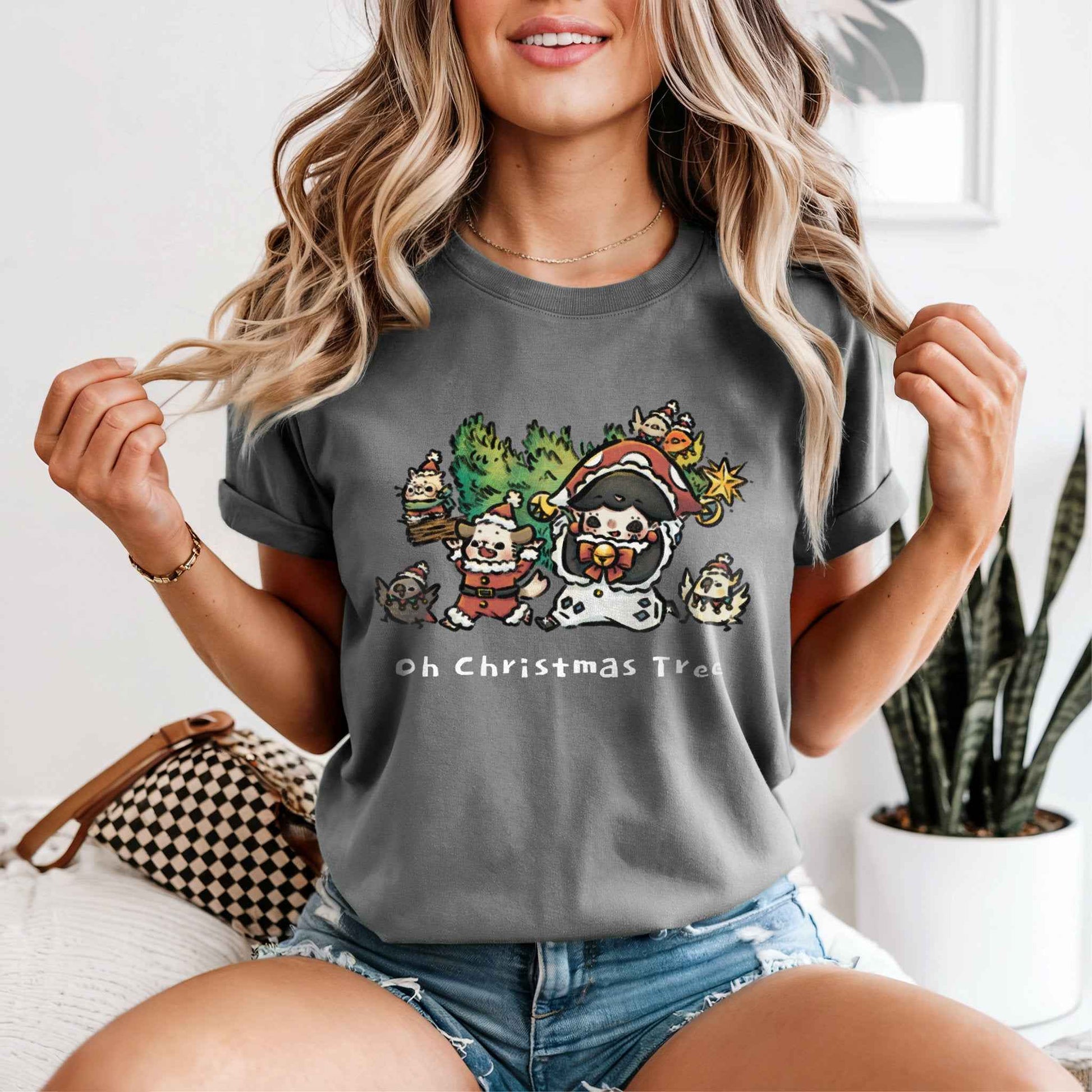 Christmas tree T-Shirt - Spooky Season Essential