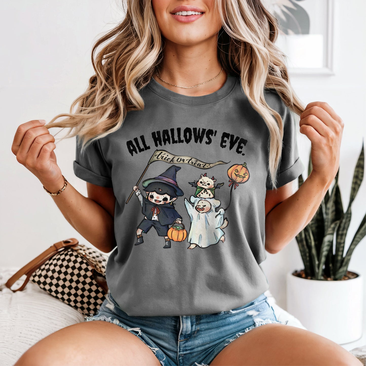 Comfort-color-T-Shirt-Trick-or-Treat-Grey
